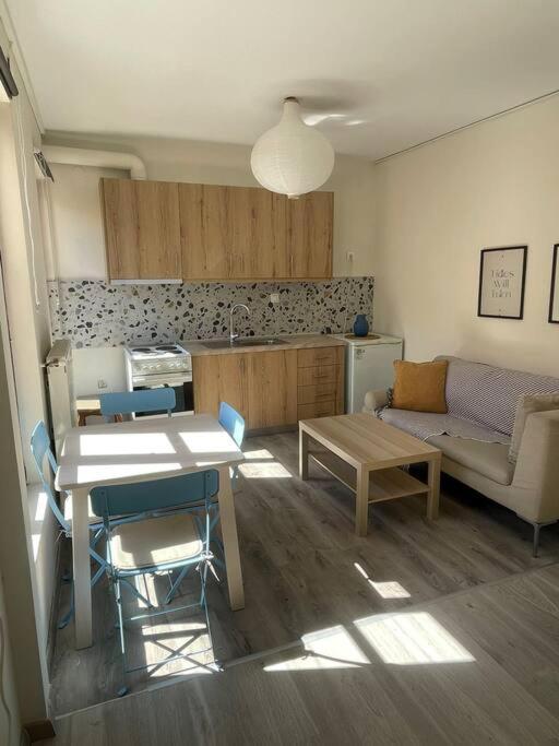 Archontiko Theofilou #2 With Private Parking Space Apartment Thessaloniki Exterior photo